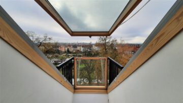 helle Dachgeschosswohnung mit französischen Balkon & Weihnachtsvorteil !, 06712 Zeitz, Dachgeschosswohnung